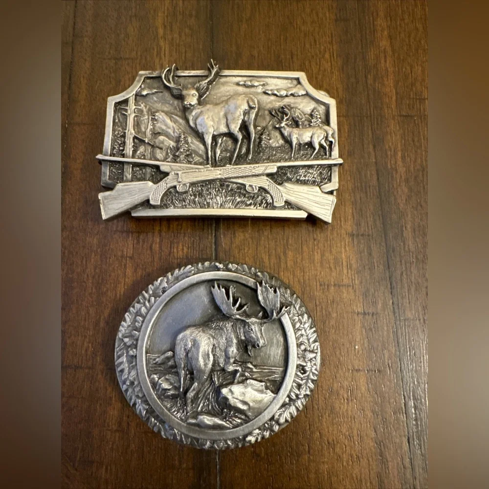 Set Of 2 Bergmont‎ Brass & Siskiyou Belt Buckle Style Deer Moose Guns Vintage